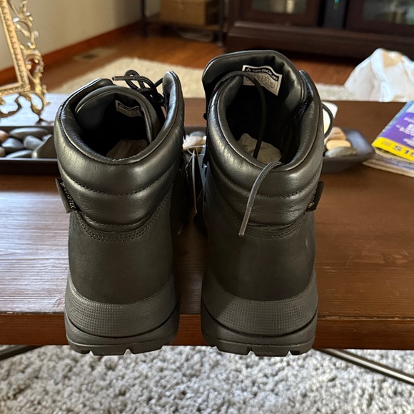 Vasque St. Elias Black Hiking Boots main image 2